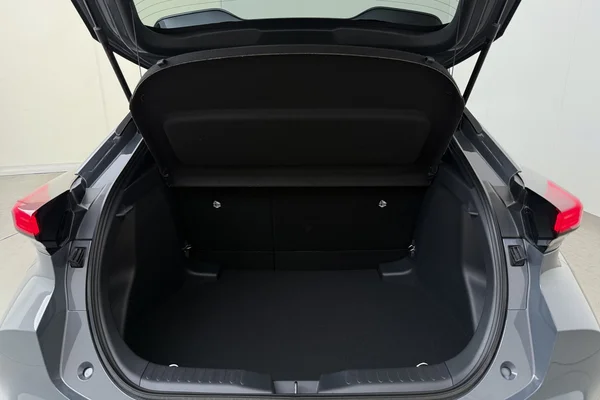 Toyota C-HR Hybrid (HEV) (2026) — foto 12 van 16