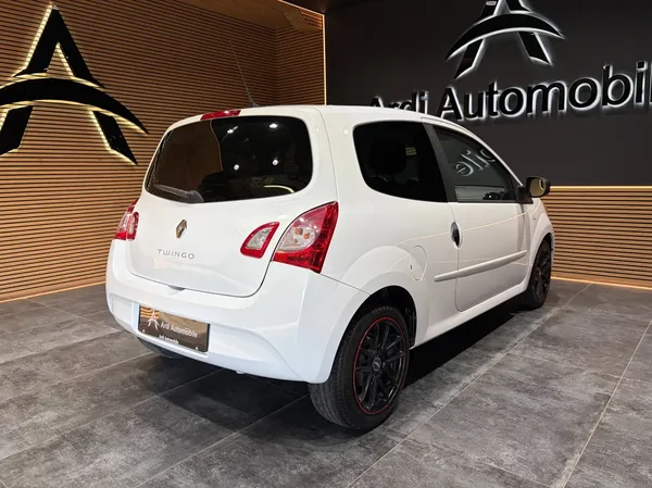 Renault Twingo (2013) — foto 14 van 19