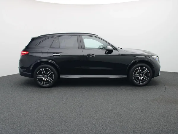 Mercedes-Benz GLC (2024) — foto 33 van 36