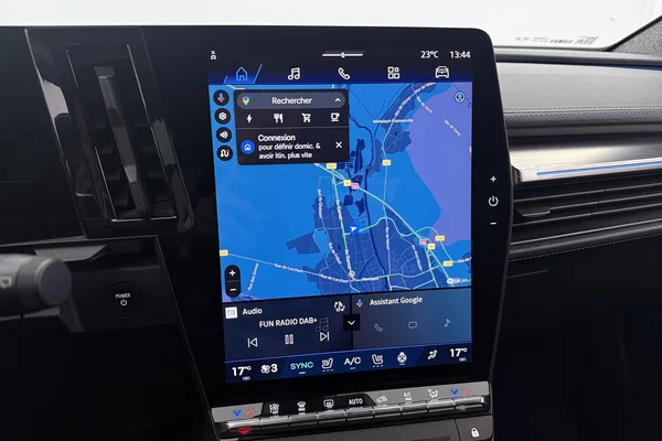 Renault E-Scenic E-Tech (2025) — foto 6 van 34