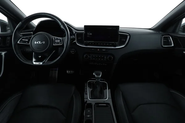 Kia cee'd (2023) — foto 3 van 16