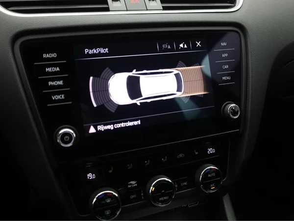SKODA Octavia Combi (2018) — foto 11 van 19