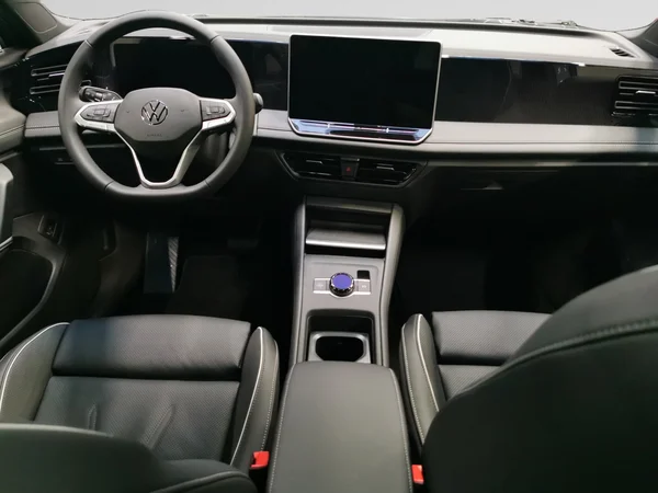 VOLKSWAGEN Tiguan (2026) — foto 9 van 15