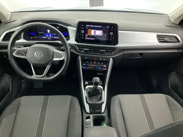 VOLKSWAGEN T-Roc (2024) — foto 33 van 36