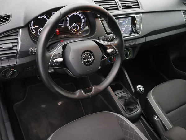 SKODA Fabia Combi (2021) — foto 3 van 25