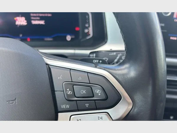 Volkswagen T-Roc (2023) — foto 16 van 29