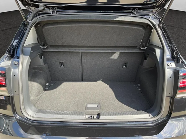 VOLKSWAGEN T-Cross (2024) — foto 19 van 21