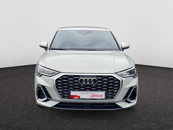 AUDI Q3 Sportback (2025) — foto 15 van 20