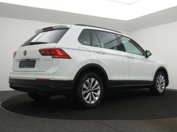 VOLKSWAGEN Tiguan eHybrid (PHEV) (2023) — foto 11 van 26