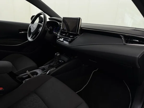 TOYOTA Corolla (2022) — foto 3 van 28