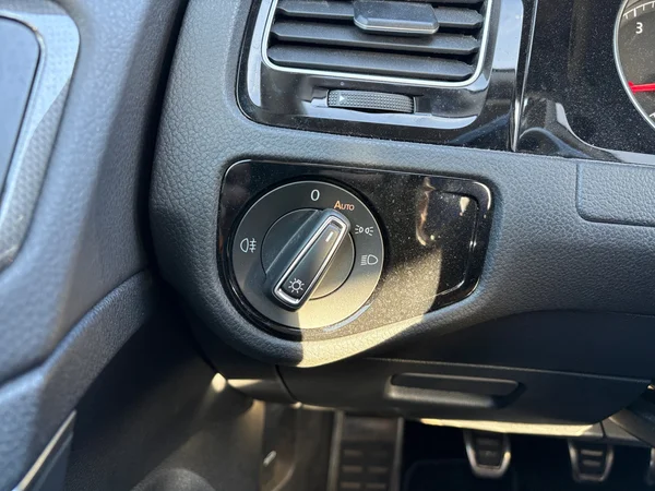 VOLKSWAGEN Golf VII (2020) — foto 3 van 20