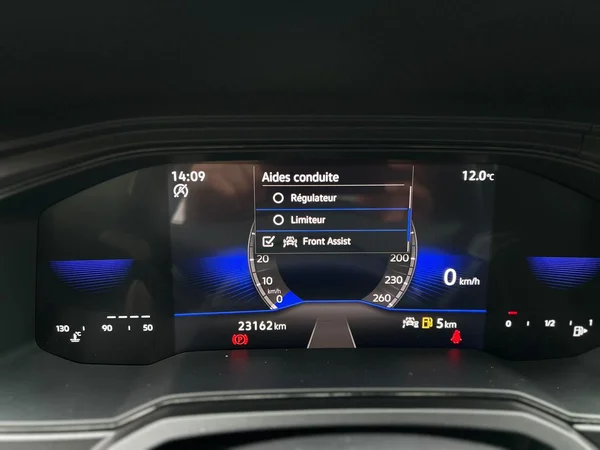 VOLKSWAGEN Polo (2024) — foto 9 van 22