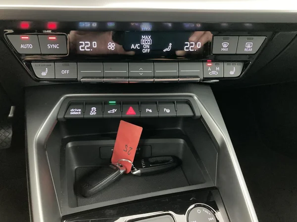 AUDI A3 Sportback PHEV (2021) — foto 20 van 36