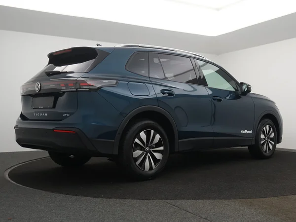VOLKSWAGEN Tiguan (2026) — foto 12 van 24