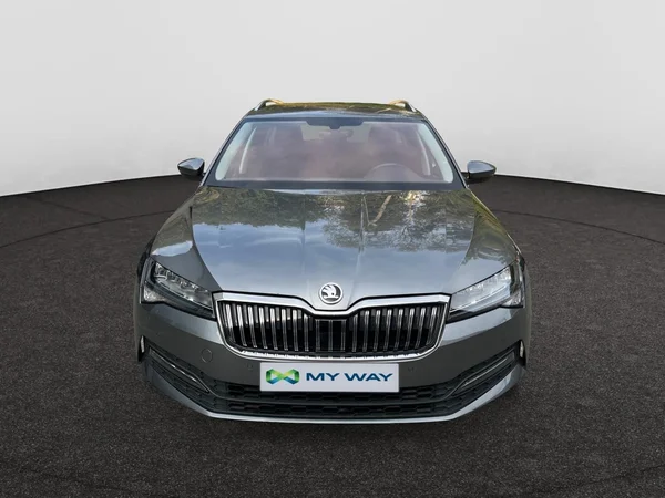 SKODA Superb Combi (2024) — foto 12 van 19