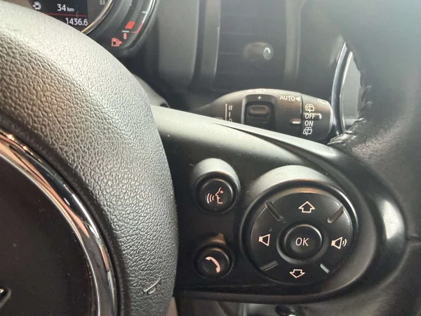 MINI One (2021) — foto 8 van 18