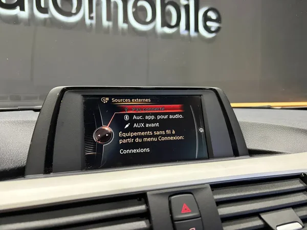 Bmw 316 (2017) — foto 4 van 24