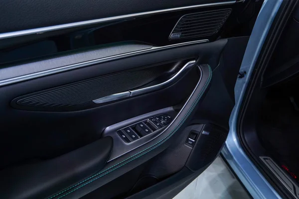 BYD Seal U PHEV (2024) — foto 9 van 45