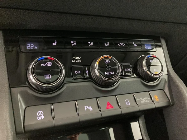 SKODA Karoq Dsl (2021) — foto 26 van 36