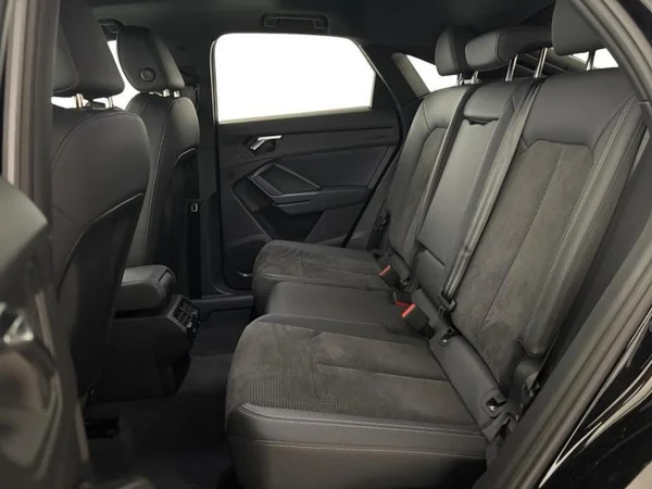Audi Q3 (2022) — foto 4 van 35