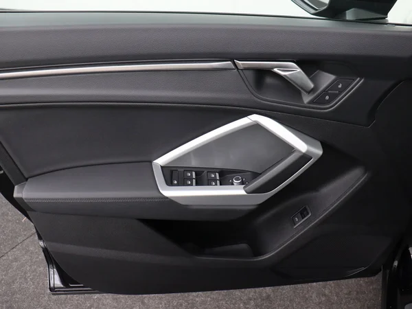 AUDI Q3 Sportback (2025) — foto 9 van 19