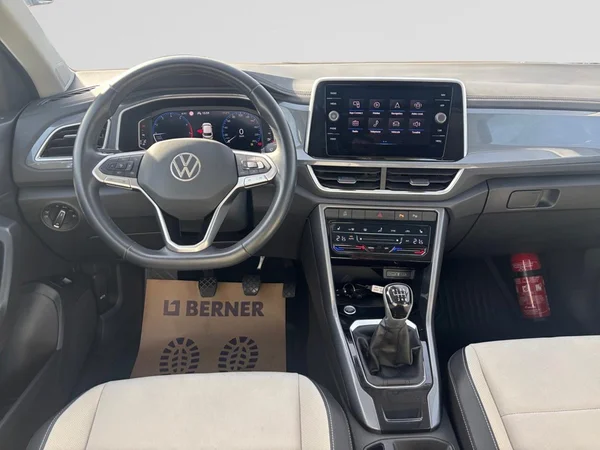 VOLKSWAGEN T-Roc (2024) — foto 20 van 20