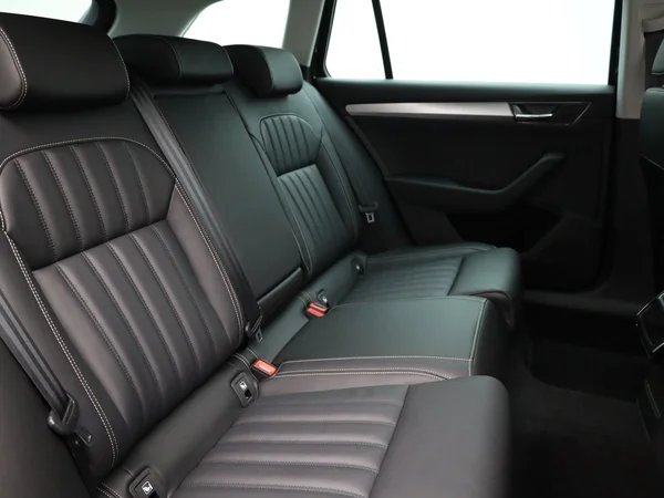 SKODA Superb Combi (2024) — foto 19 van 21