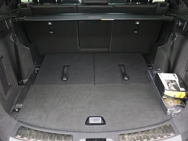 Land Rover Discovery Sport (2023) — foto 8 van 30
