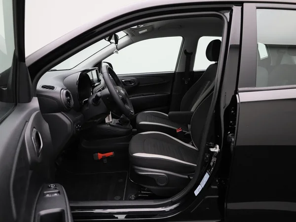 Hyundai i10 (2021) — foto 3 van 40
