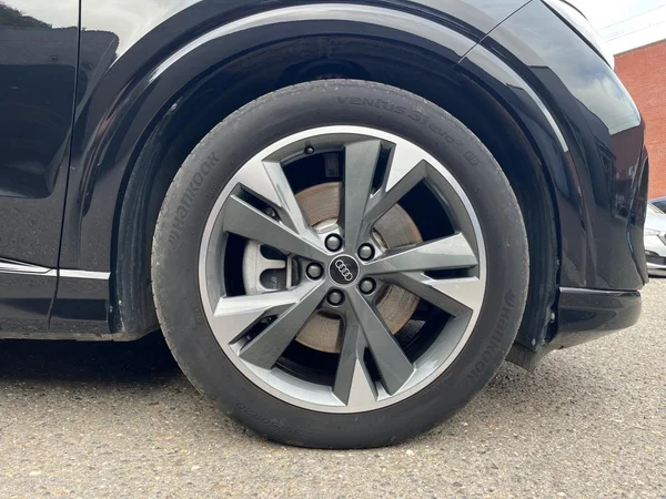 AUDI Q4 e-tron (2025) — foto 26 van 27