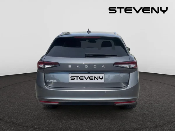 SKODA Superb Combi (2025) — foto 8 van 12