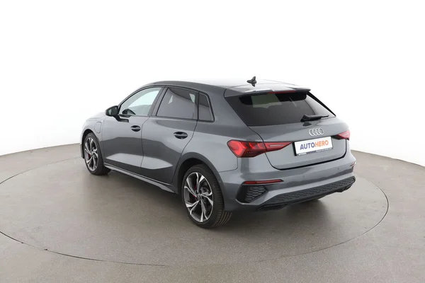 Audi A3 (2022) — foto 10 van 16