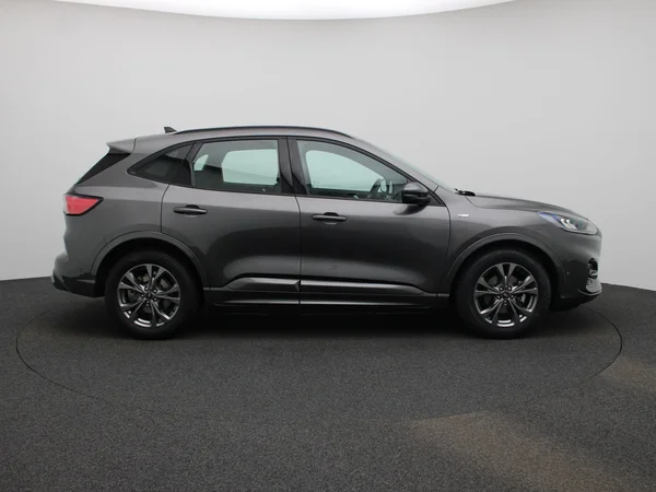 Ford Kuga (2022) — foto 38 van 41