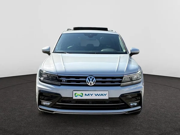 VOLKSWAGEN Tiguan (2018) — foto 12 van 20
