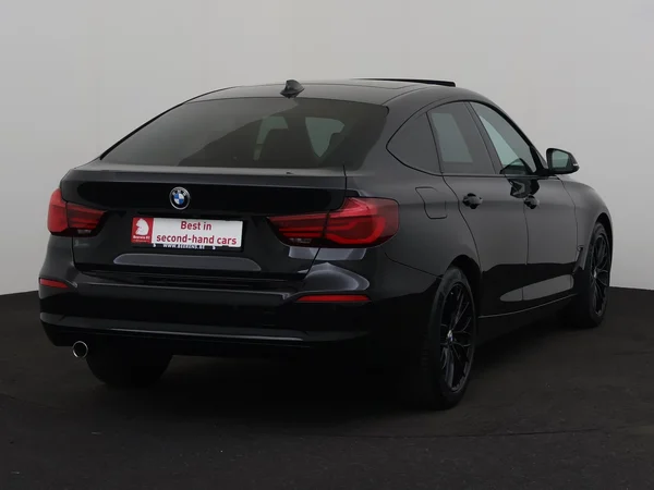 BMW 318 (2020) — foto 23 van 31