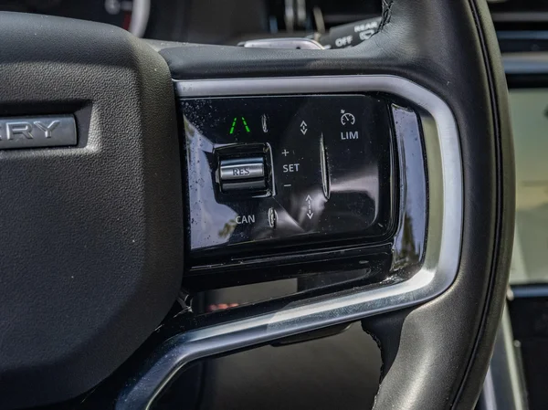 Land Rover Discovery Sport (2023) — foto 14 van 30