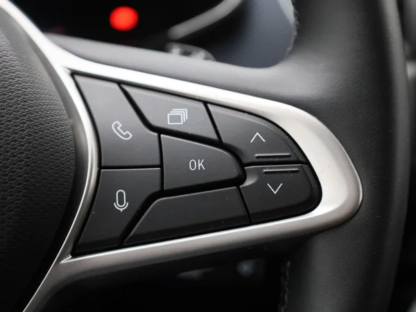 Renault Arkana (2025) — foto 16 van 40
