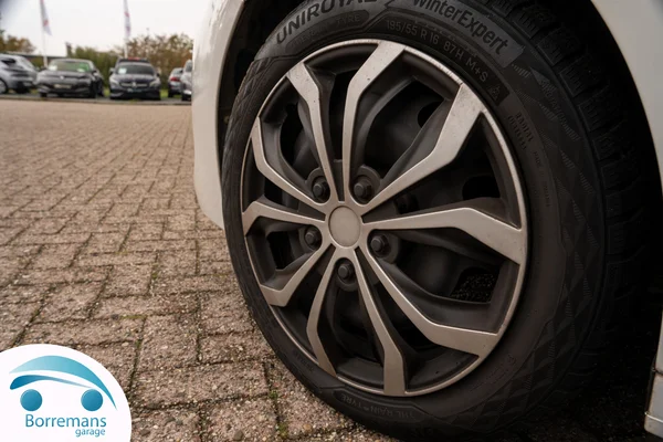 Peugeot 208 (2021) — foto 3 van 38