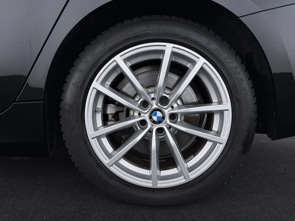 BMW 330 (2021) — foto 7 van 32