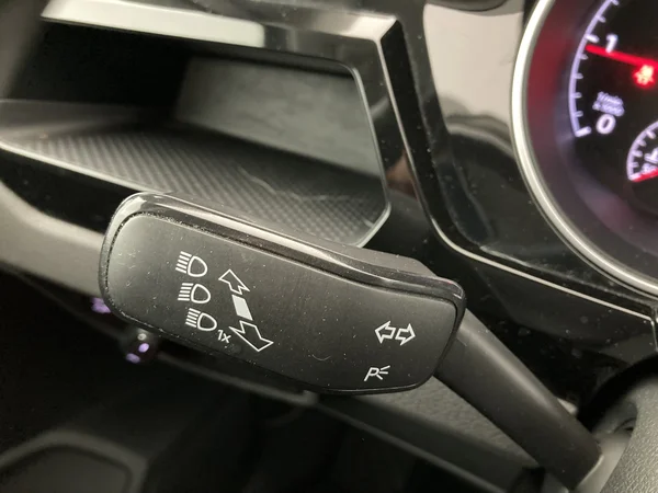 VOLKSWAGEN Touran (2020) — foto 29 van 36