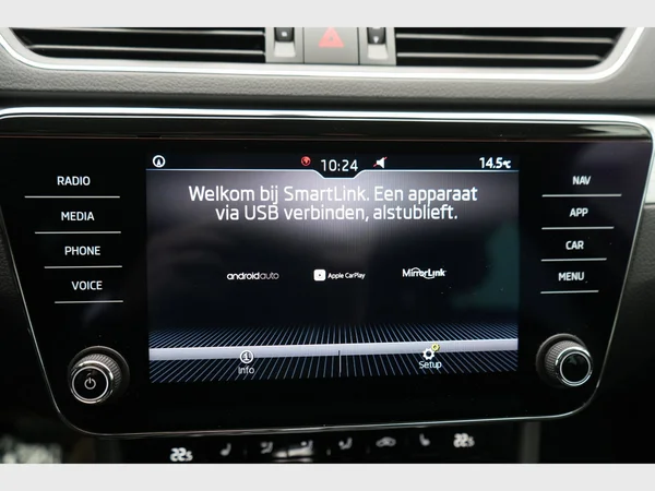 SKODA Superb Combi (2020) — foto 9 van 27