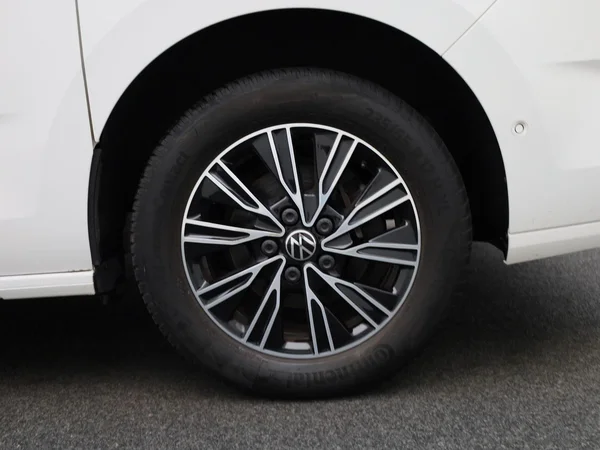 Volkswagen Multivan (2024) — foto 5 van 43