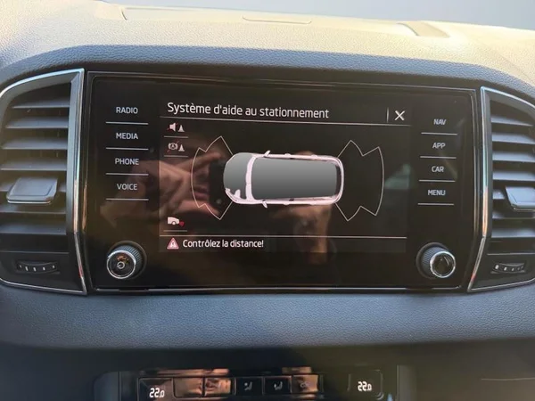 SKODA Karoq (2022) — foto 7 van 31