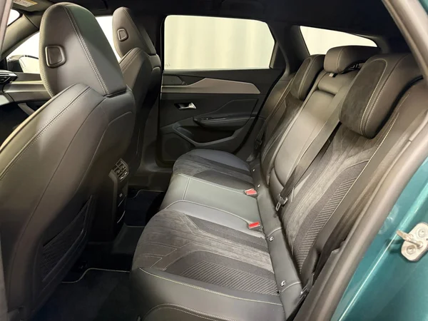 Peugeot 308 (2022) — foto 18 van 29