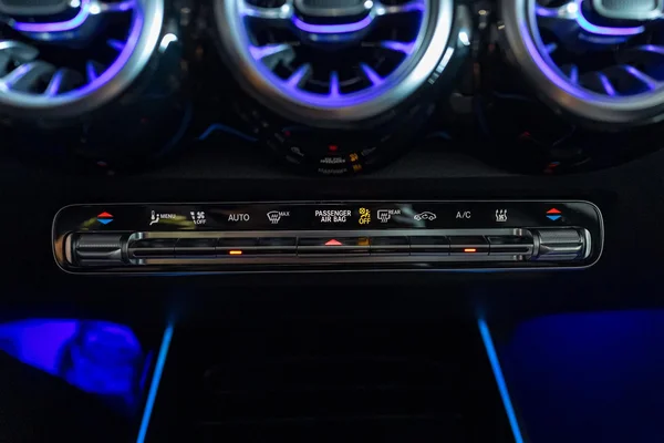 Mercedes-Benz EQB (2025) — foto 29 van 37
