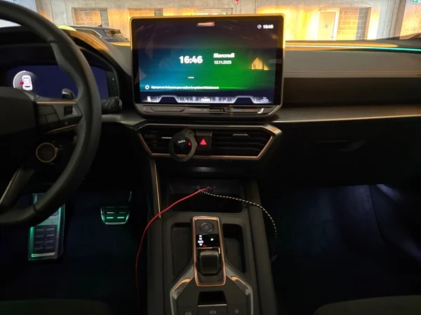 CUPRA Formentor e-Hybrid (PHEV) (2025) — foto 7 van 24