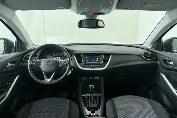 Opel Grandland X (2021) — foto 18 van 18