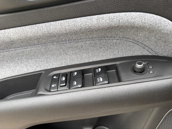 JEEP Compass (2023) — foto 7 van 24