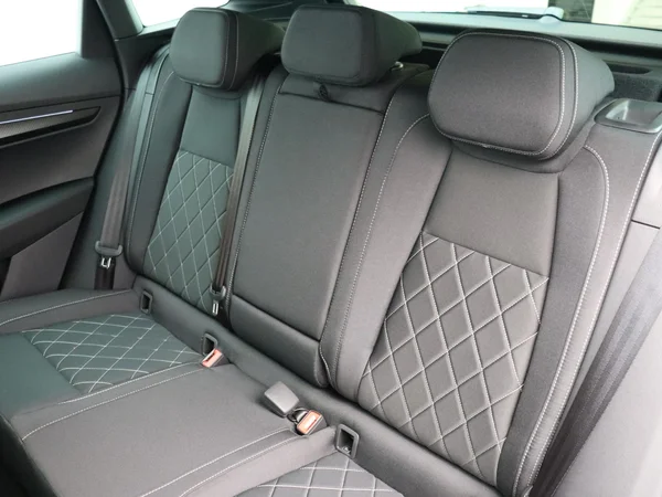 Škoda Karoq (2026) — foto 10 van 31