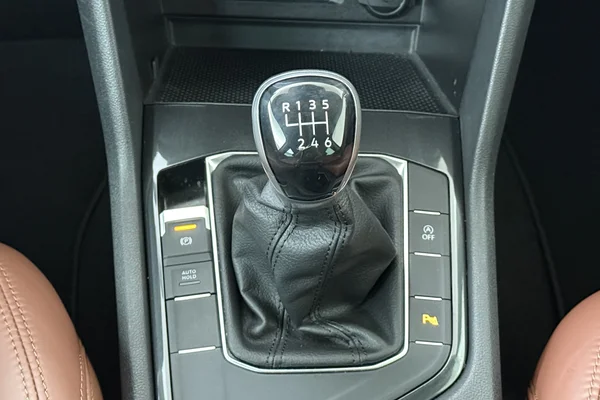 Volkswagen Tiguan (2021) — foto 4 van 17